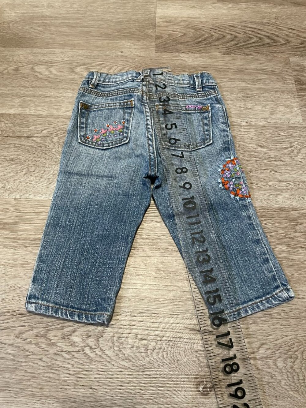 Embroidered Jeans - Picture 9 of 10